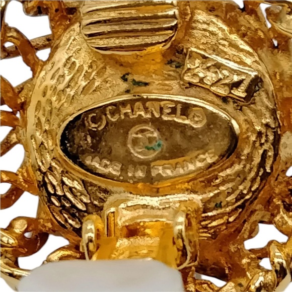 Authentic Chanel 24k Gold Plated Clip on Earrings - Picture 6 of 6